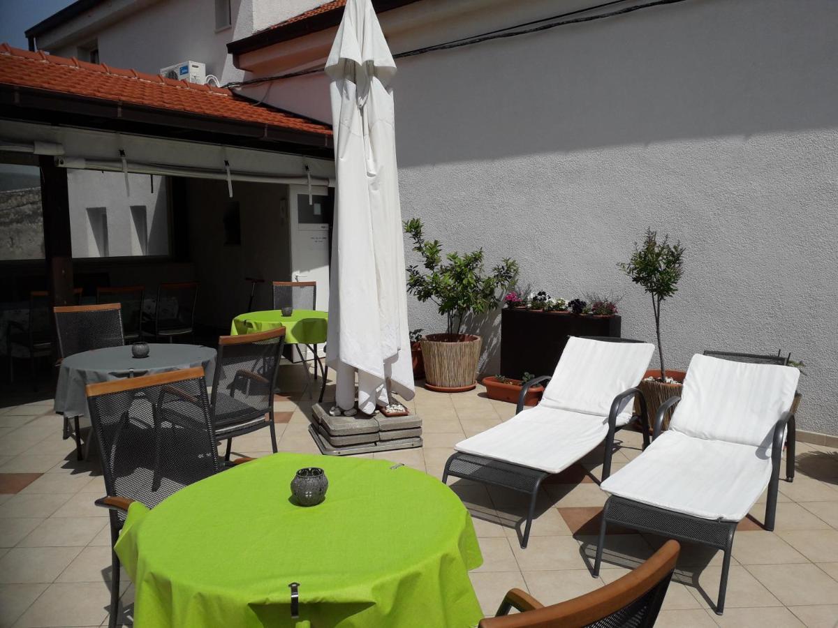 Guest House Klaudija Трогір Екстер'єр фото
