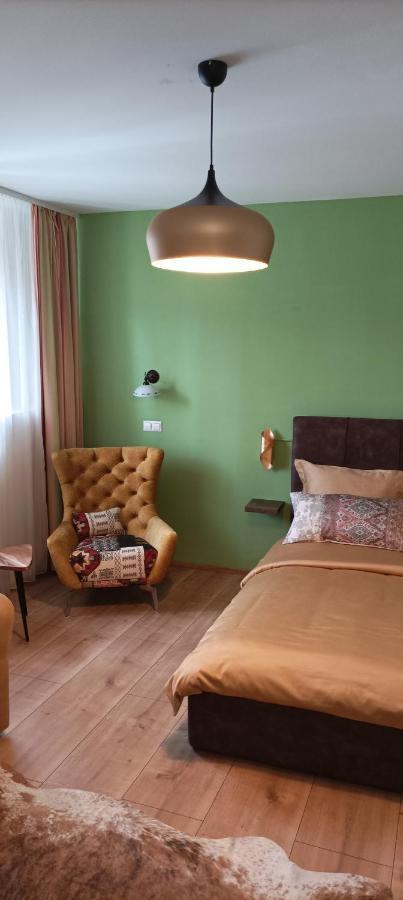 Guest House Klaudija Трогір Екстер'єр фото