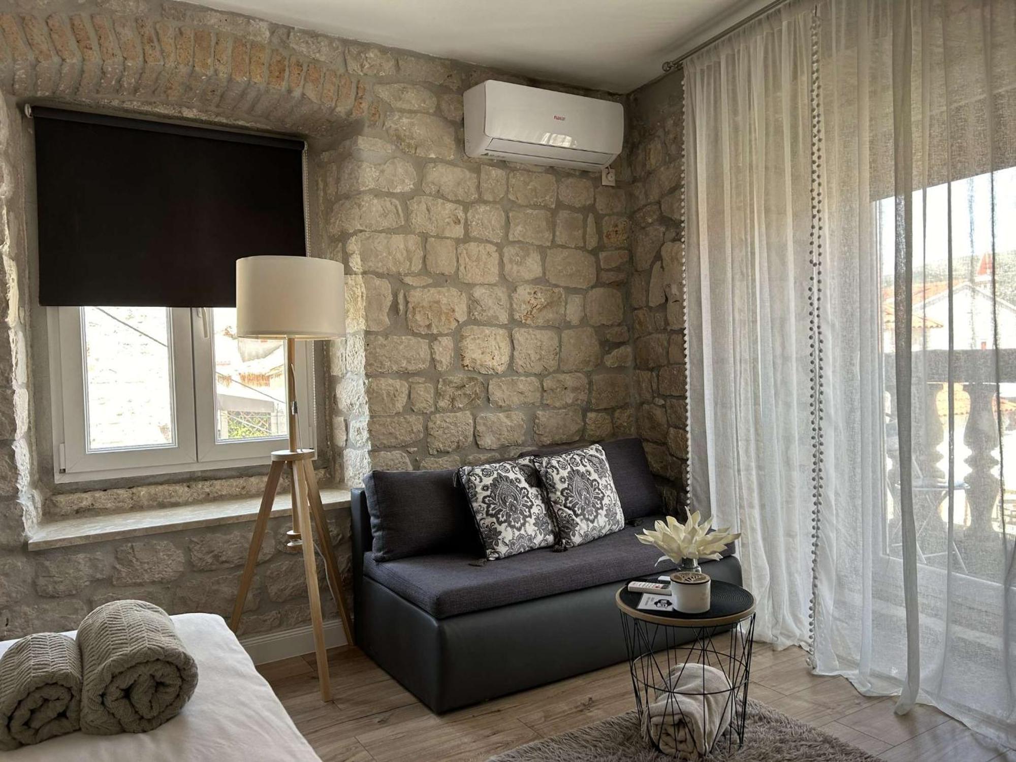 Guest House Klaudija Трогір Екстер'єр фото