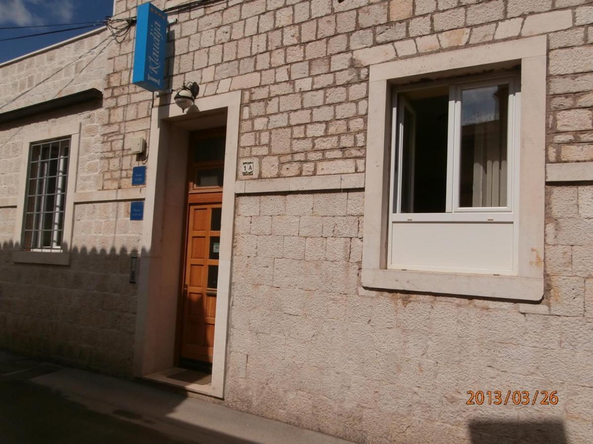 Guest House Klaudija Трогір Екстер'єр фото